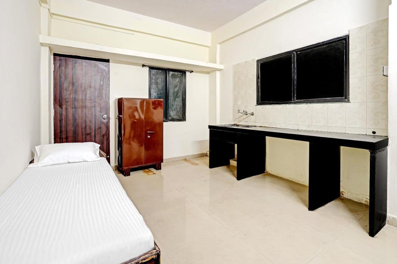 Amba Executive An Apartment Hotel Mundhva Buitenkant foto