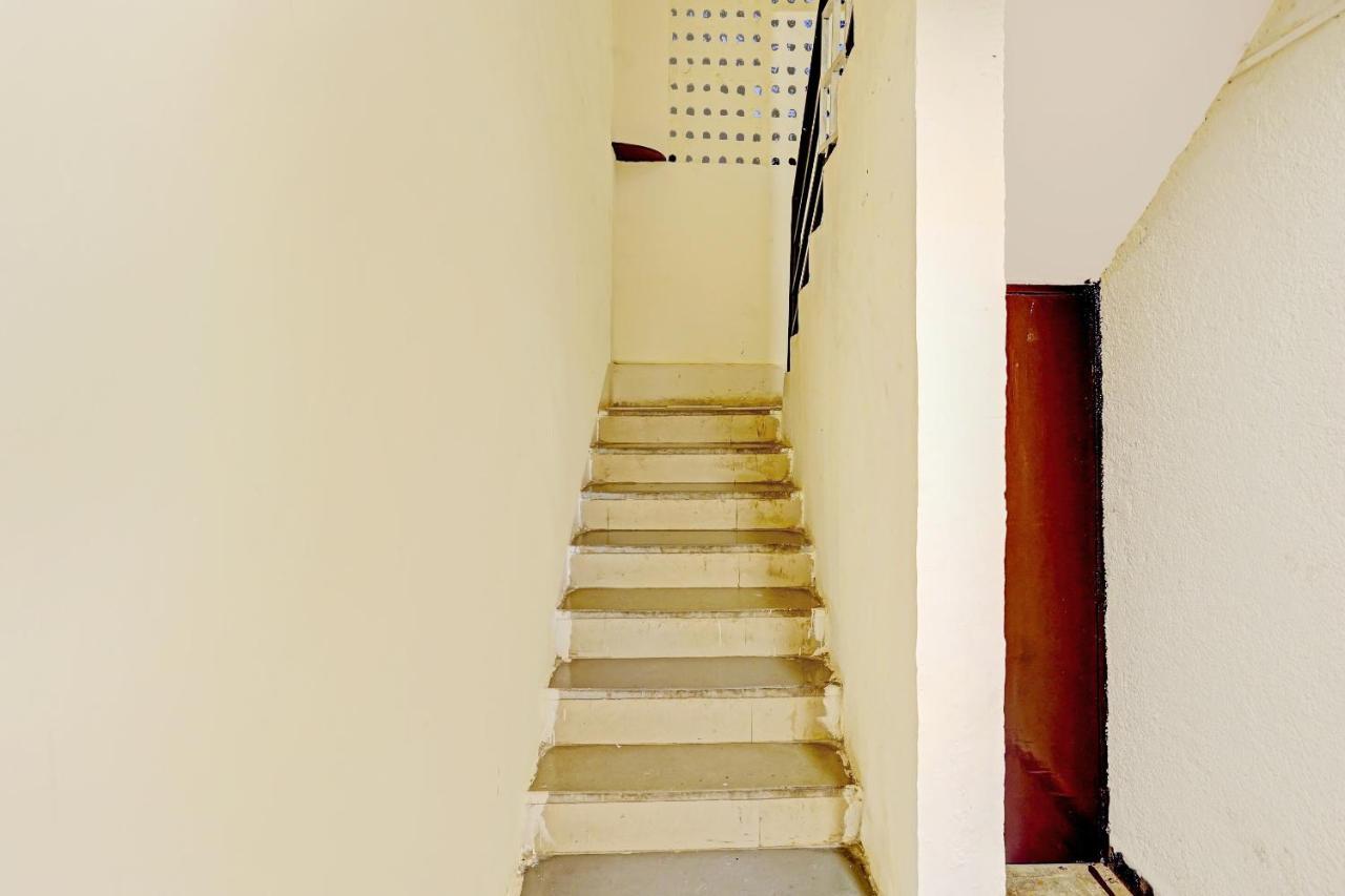 Amba Executive An Apartment Hotel Mundhva Buitenkant foto