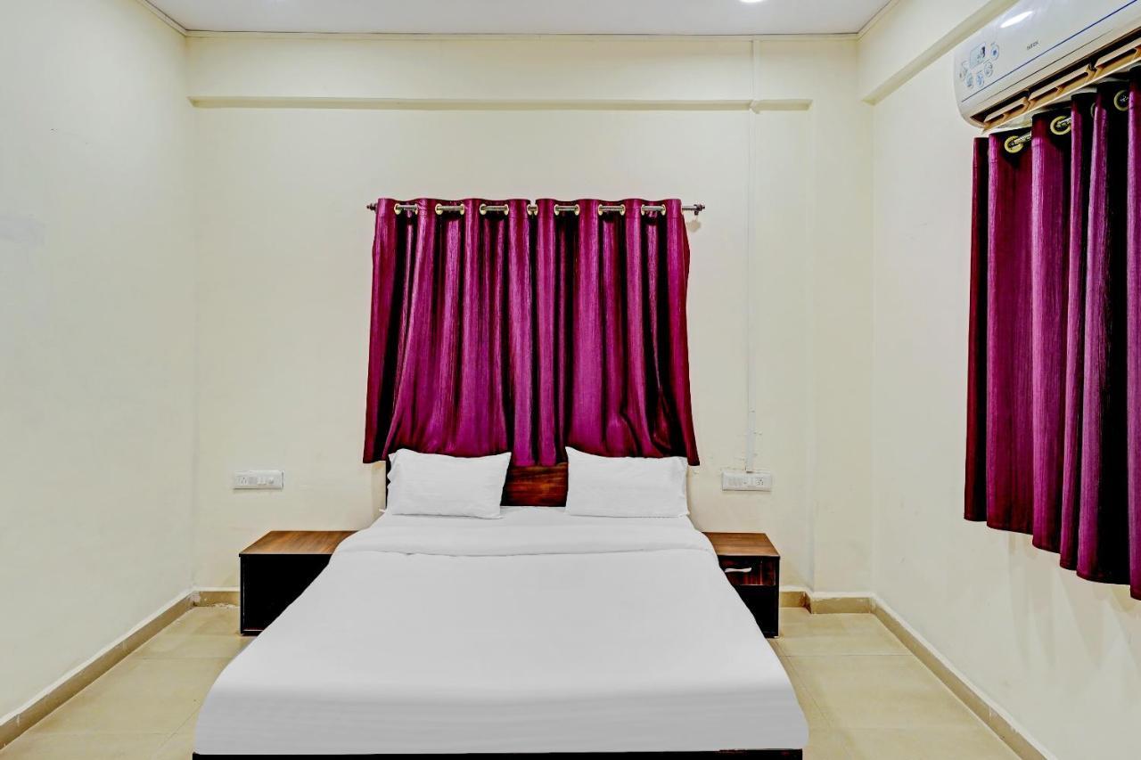 Amba Executive An Apartment Hotel Mundhva Buitenkant foto