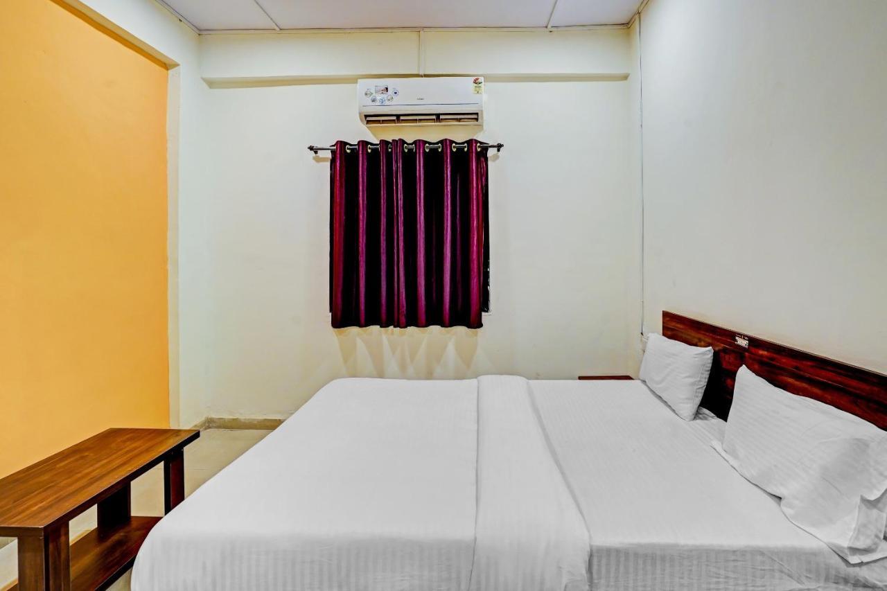 Amba Executive An Apartment Hotel Mundhva Buitenkant foto