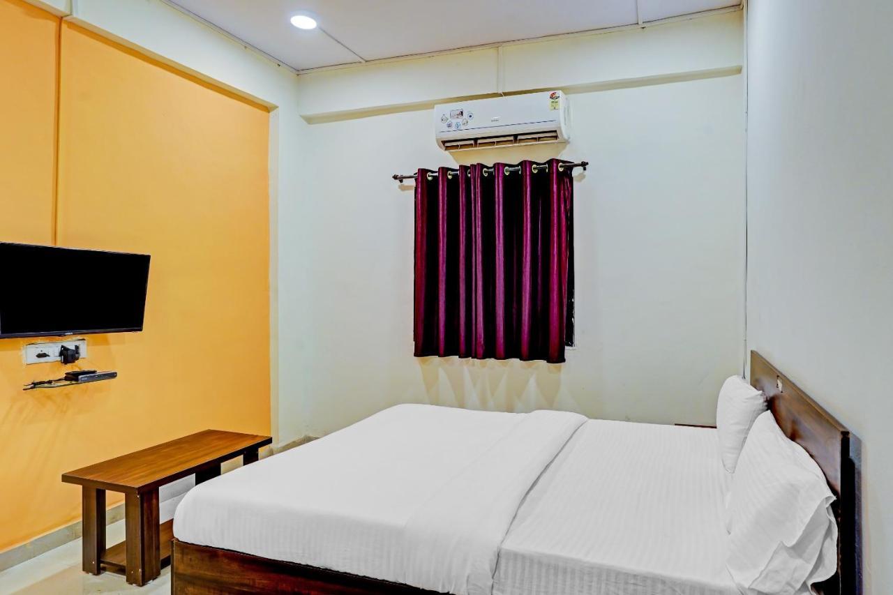 Amba Executive An Apartment Hotel Mundhva Buitenkant foto