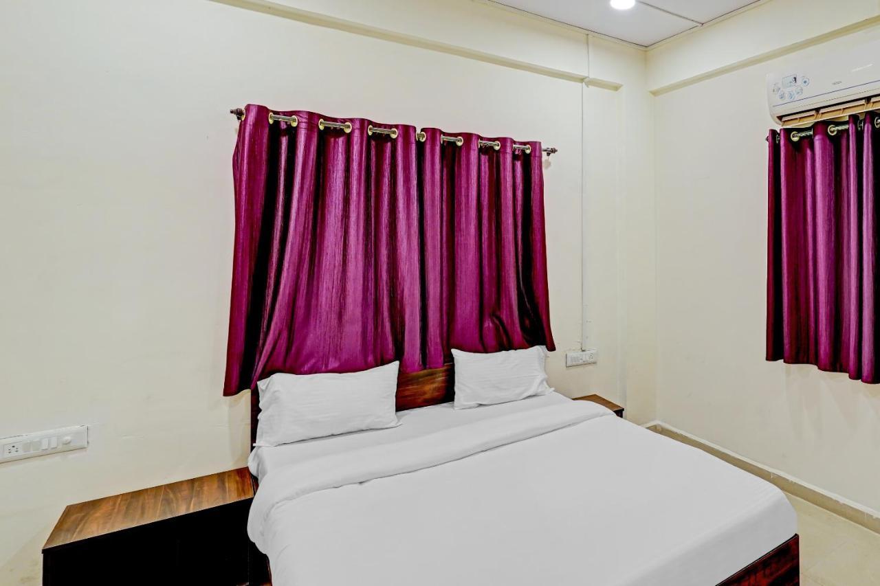 Amba Executive An Apartment Hotel Mundhva Buitenkant foto