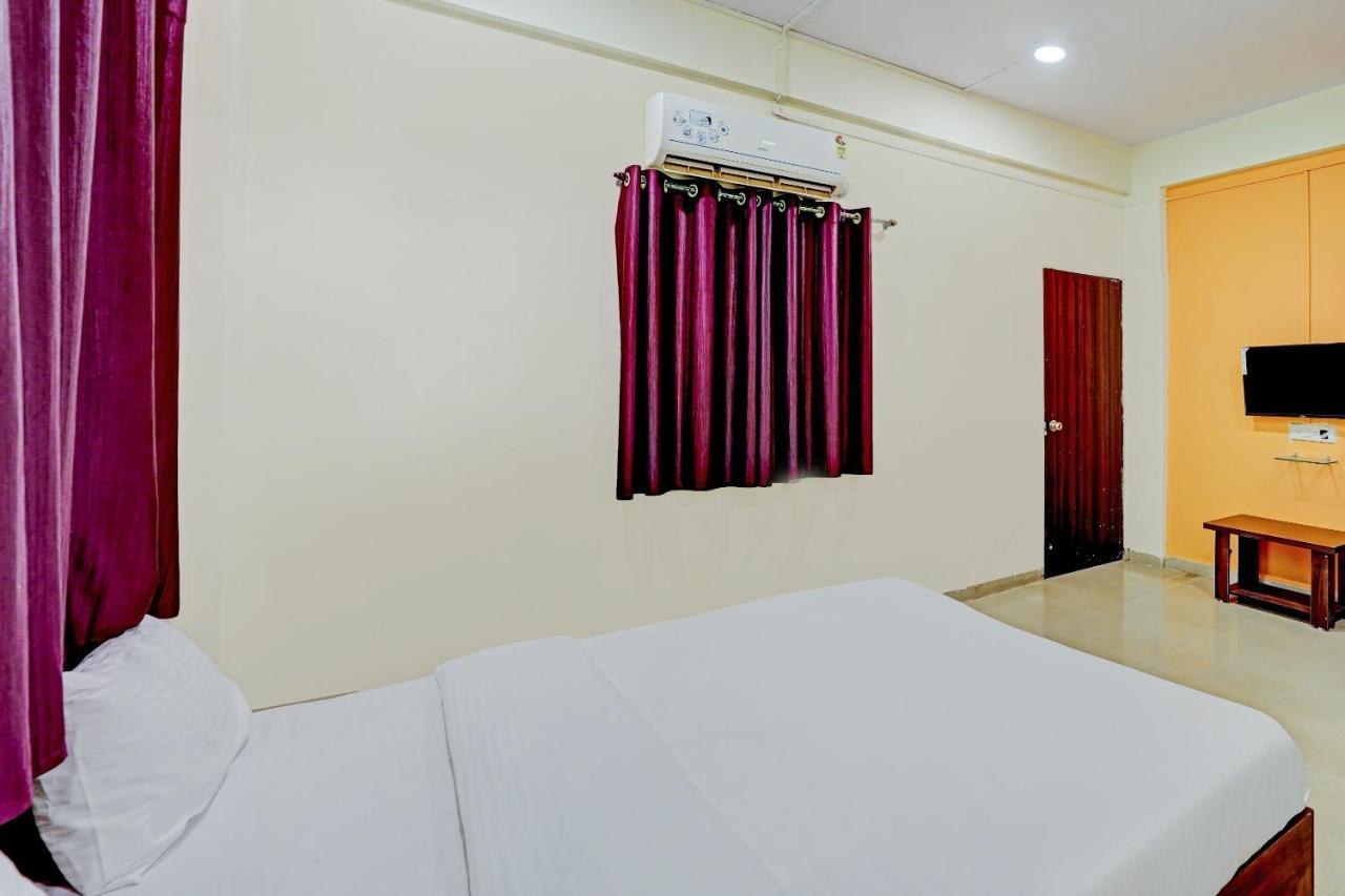 Amba Executive An Apartment Hotel Mundhva Buitenkant foto